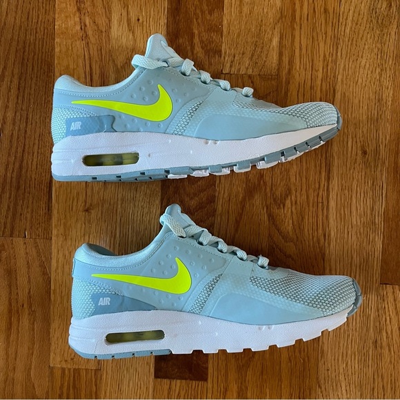 Nike Air Max Blue Green Women's Sneakers with Visible Air Cushioning - Picture 5 of 12